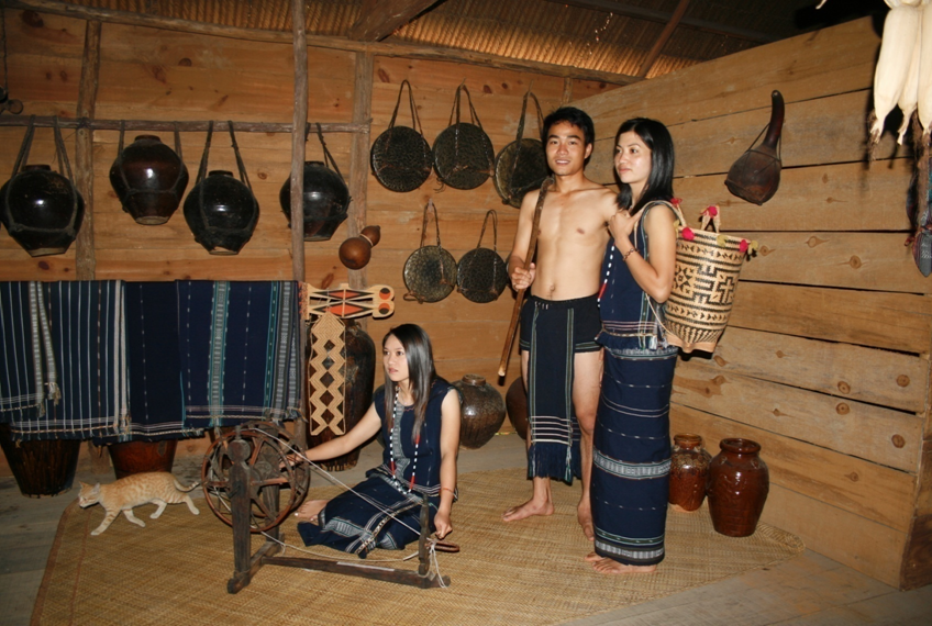 លក្ខណៈវិសេសវិសាលនៃសម្លៀកបំពាក់របស់ជនជាតិ K’ho